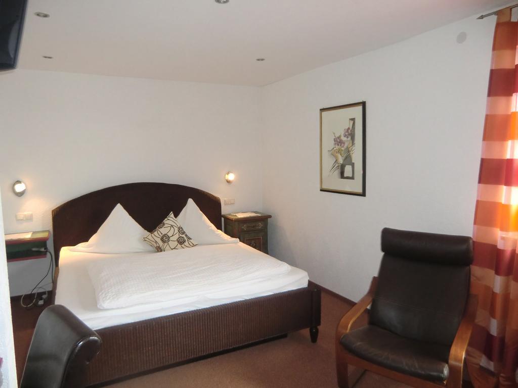 Hotel Zrenners Garni Waldsassen Δωμάτιο φωτογραφία